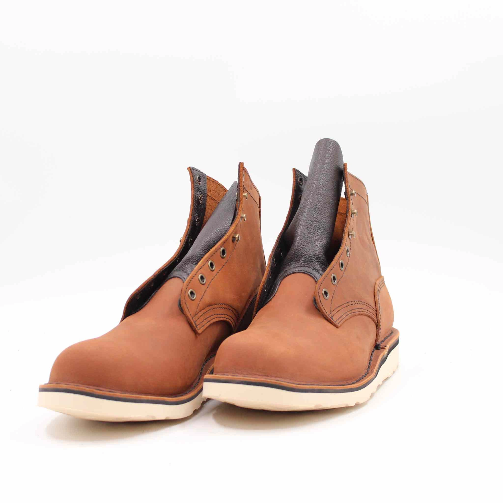 EE 11, 300! Vos pieds méritent cette élégance, cette pointure parfaite. Un style irrésistible pour chaque pas.